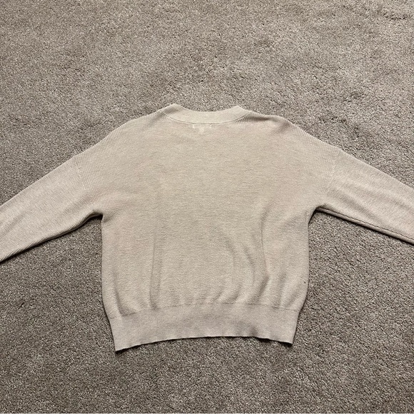 Tan colored soft, cozy, lightweight sweater in Women’s SMALL - Picture 7 of 8